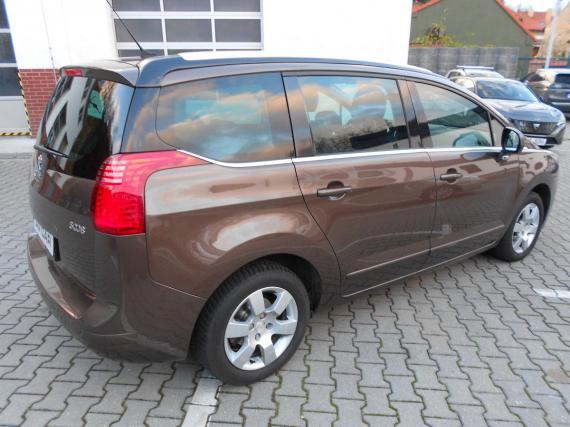 ObrázekPeugeot 5008 Allure 2,0HDi AUT6 ČR 7míst #7